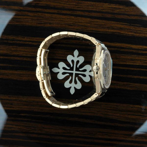 Patek Philippe Nautilus 7010/1R-011